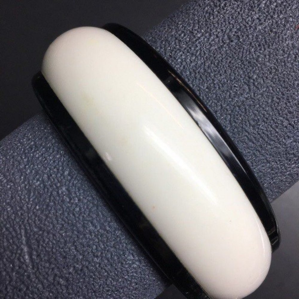 Classic White Bangle Bracelet As Is Black Edge Retro Mod Acrylic